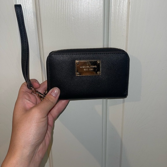 Black Michael Kors wallet/wristlet - Picture 3 of 5